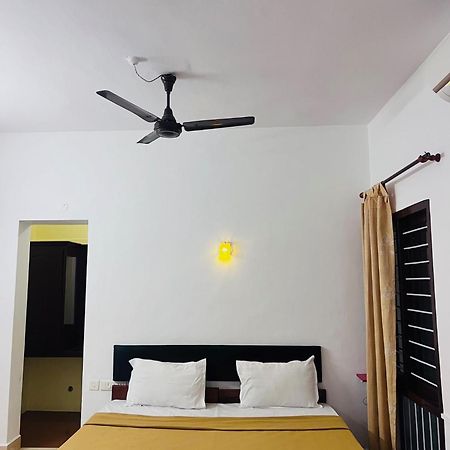 Hotel Sunday - Townhouse Club Airport Trivandrum Thiruvananthapuram Ngoại thất bức ảnh