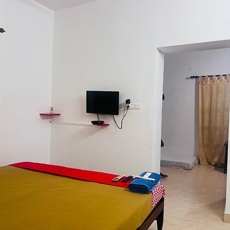 Hotel Sunday - Townhouse Club Airport Trivandrum Thiruvananthapuram Ngoại thất bức ảnh