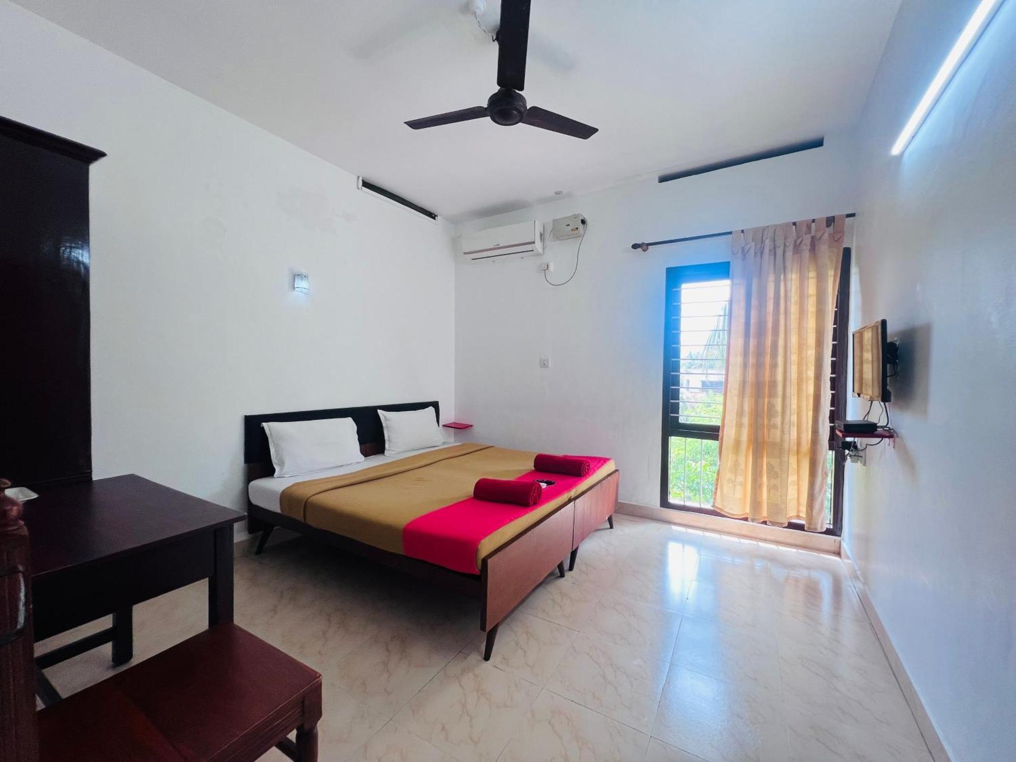 Hotel Sunday - Townhouse Club Airport Trivandrum Thiruvananthapuram Ngoại thất bức ảnh