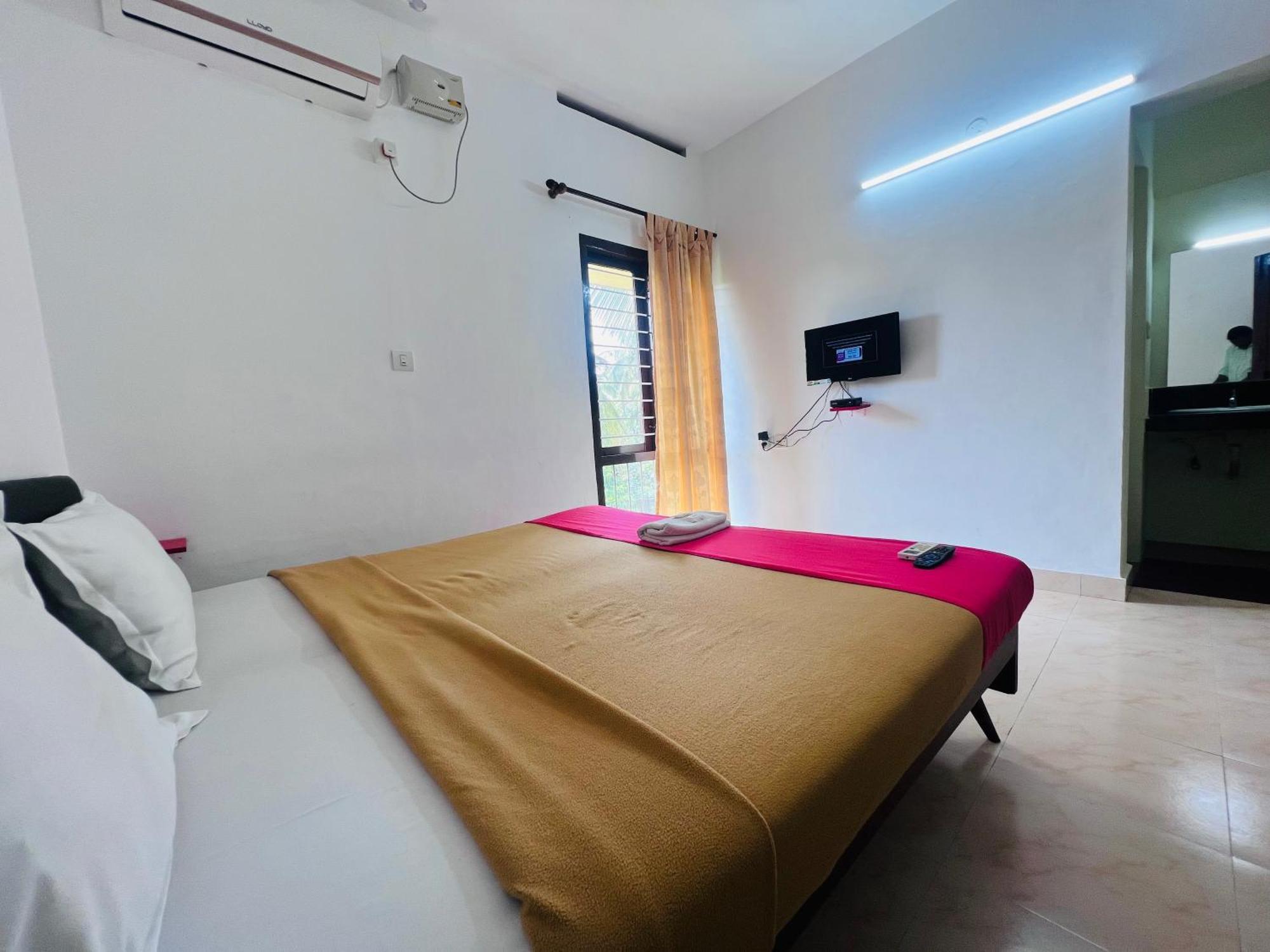 Hotel Sunday - Townhouse Club Airport Trivandrum Thiruvananthapuram Ngoại thất bức ảnh