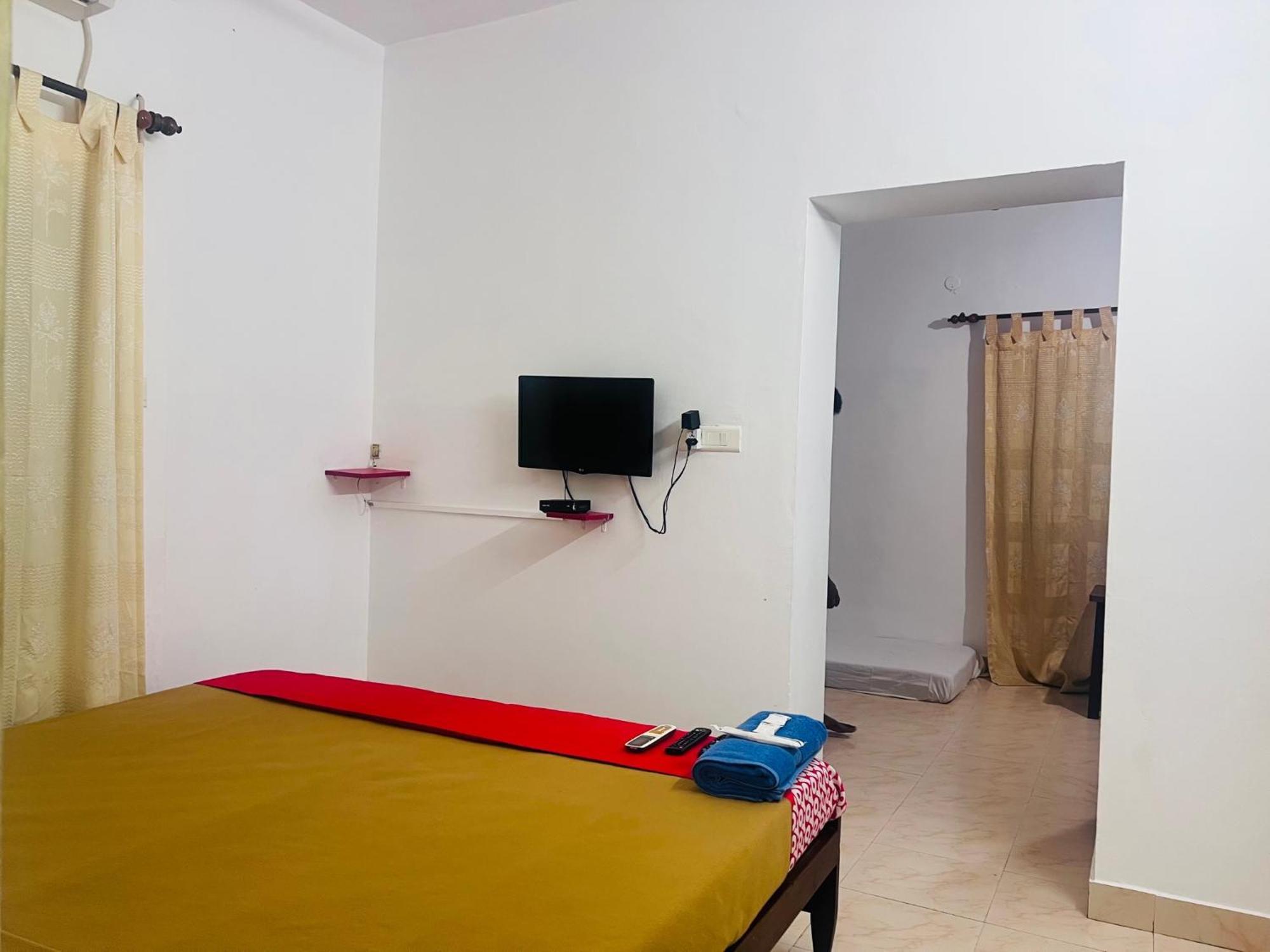 Hotel Sunday - Townhouse Club Airport Trivandrum Thiruvananthapuram Ngoại thất bức ảnh