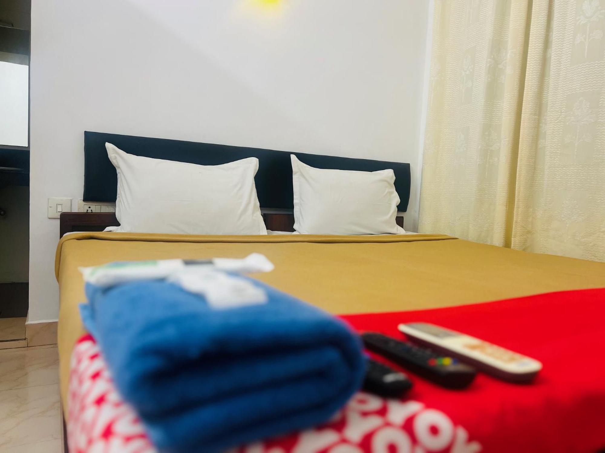 Hotel Sunday - Townhouse Club Airport Trivandrum Thiruvananthapuram Ngoại thất bức ảnh