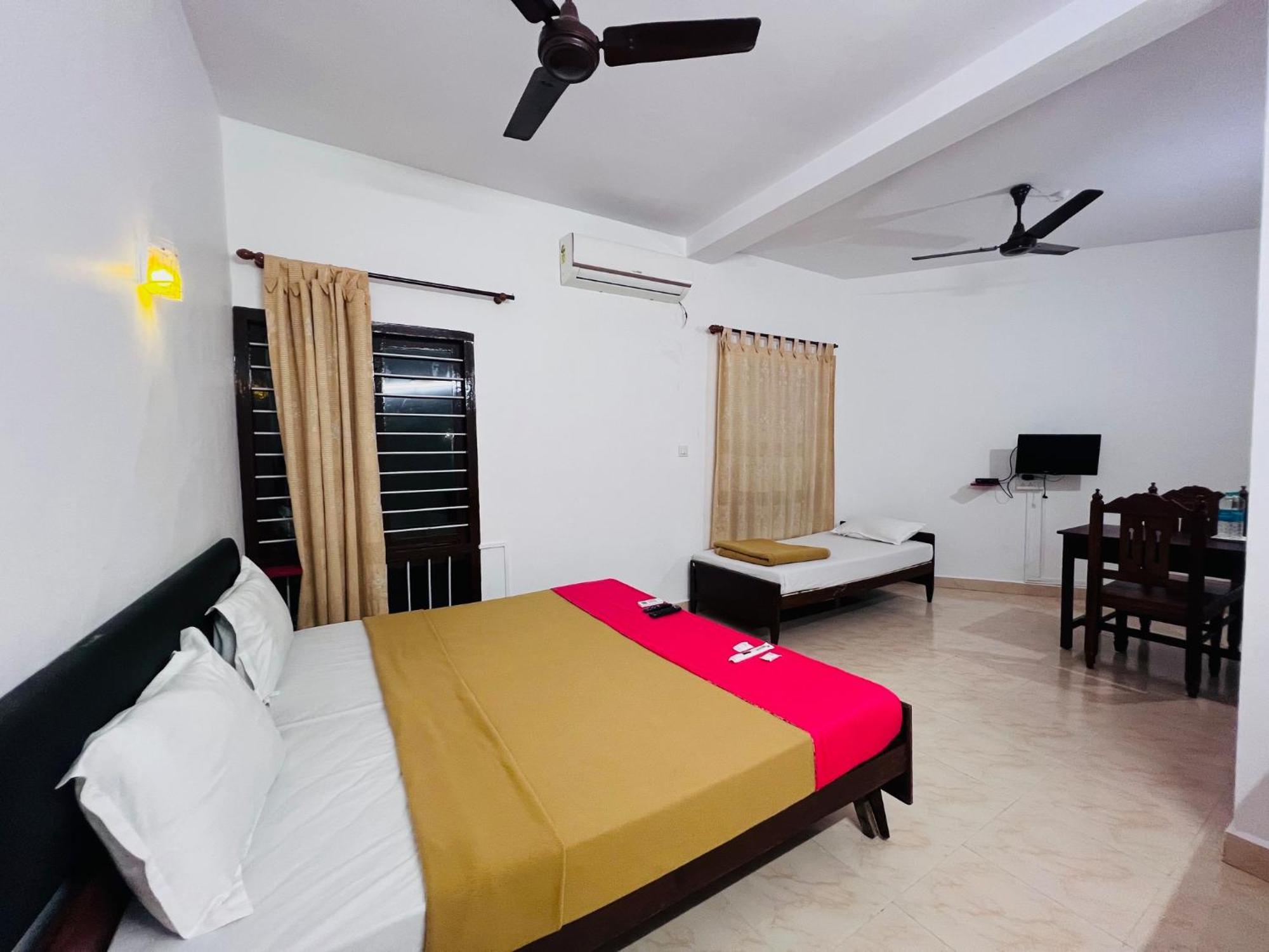 Hotel Sunday - Townhouse Club Airport Trivandrum Thiruvananthapuram Ngoại thất bức ảnh